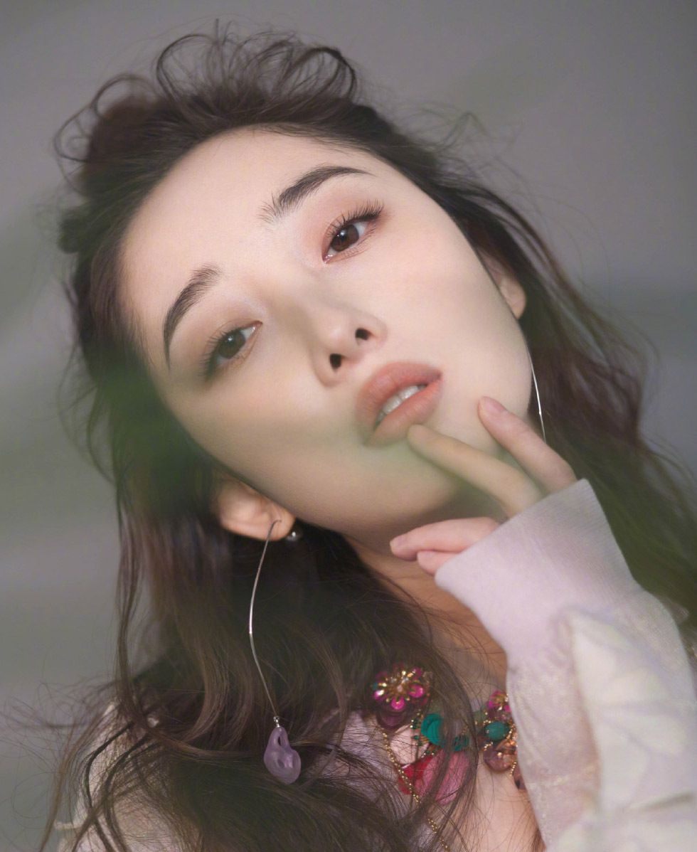 蒋梦婕被偷拍裙底