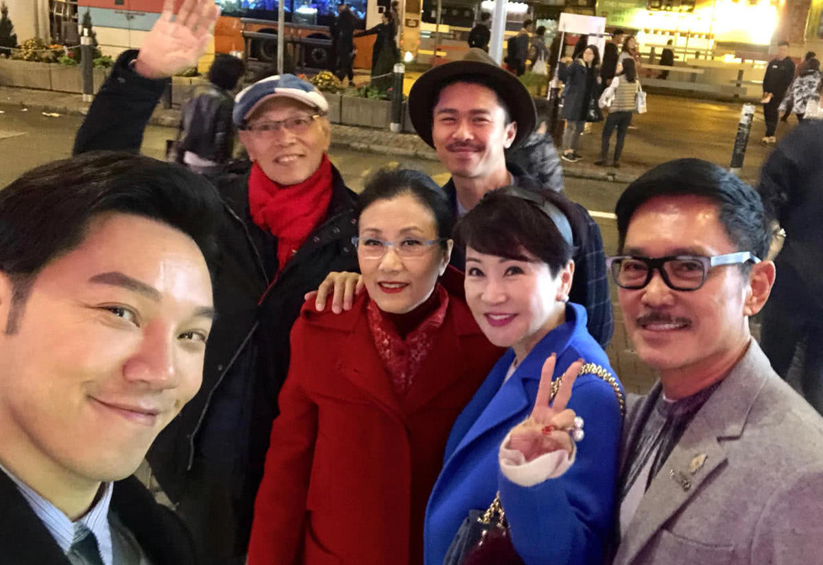 谢霆锋妈妈年轻时的照片