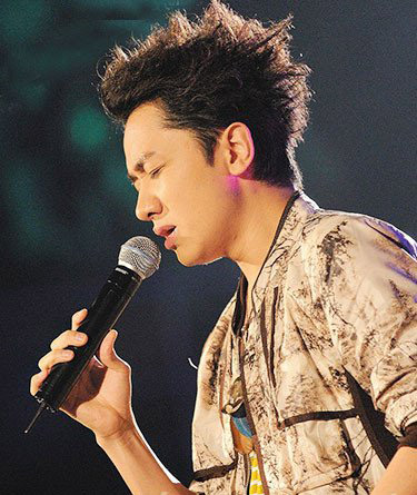 郭敬明领衔示范矮个男发型该如何选择?