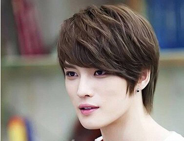 潮男最爱清爽短发 立体刘海彰显暖男气质