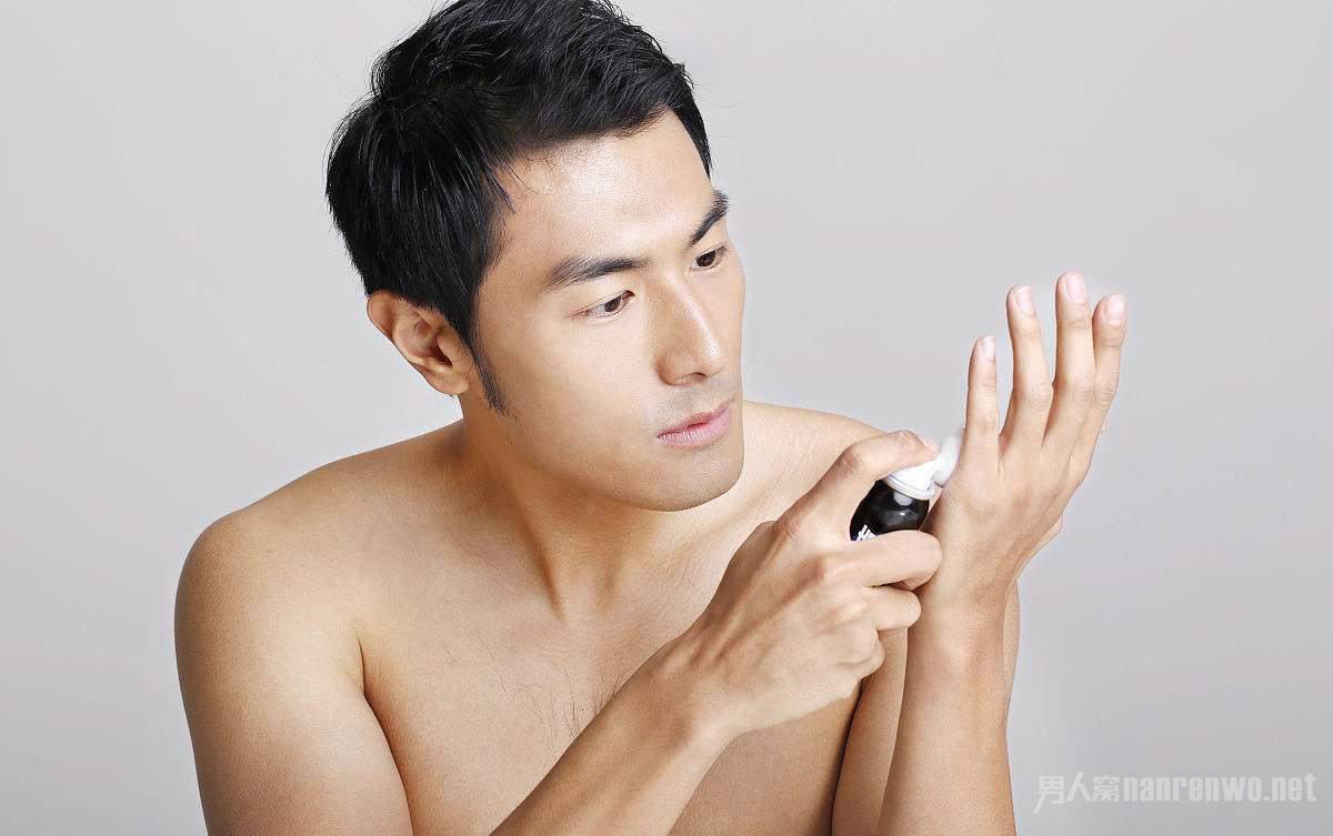 男士如何处理毛孔堵塞问题 清洁毛孔还你一张干净的脸