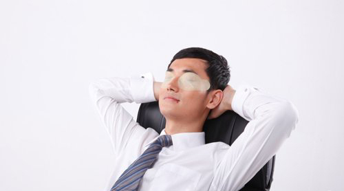 土豆片去黑眼圈有效吗 一种简单有效的方法