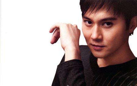 男人皮肤补水保湿常识 干性肌肤比油性肌肤更需要水分