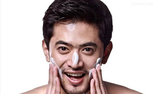 男人的敏感肌肤怎么护理 男士敏感性肌肤用什么护肤品
