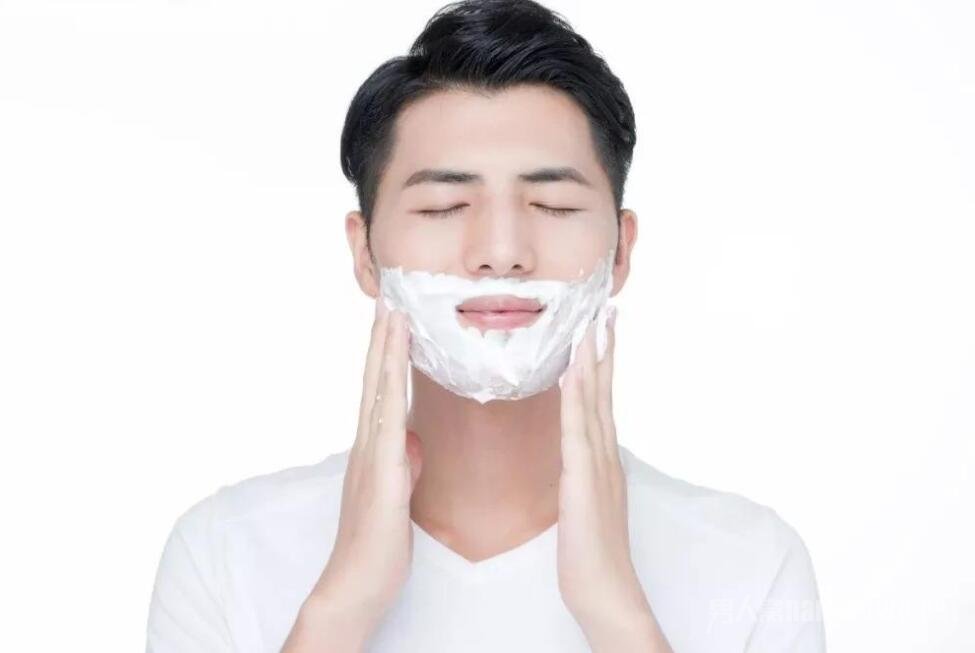 男人如何把胡子刮干净 刮胡子正确方法