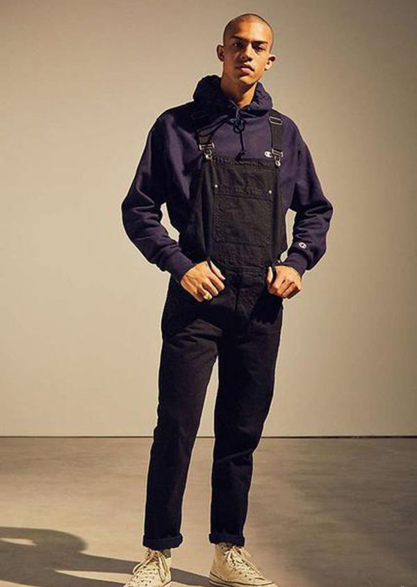 男生吊带裤搭什么衣服 穿出时尚不娘炮